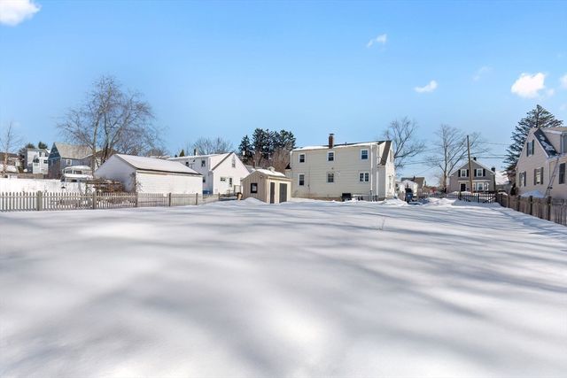 10 Clark St, Danvers, MA 01923