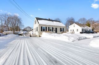 10 Clark St, Danvers, MA 01923