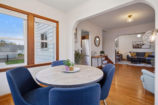 1705 Ivy Avenue E, Saint Paul, MN 55106