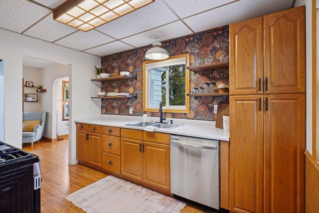 1705 Ivy Avenue E, Saint Paul, MN 55106