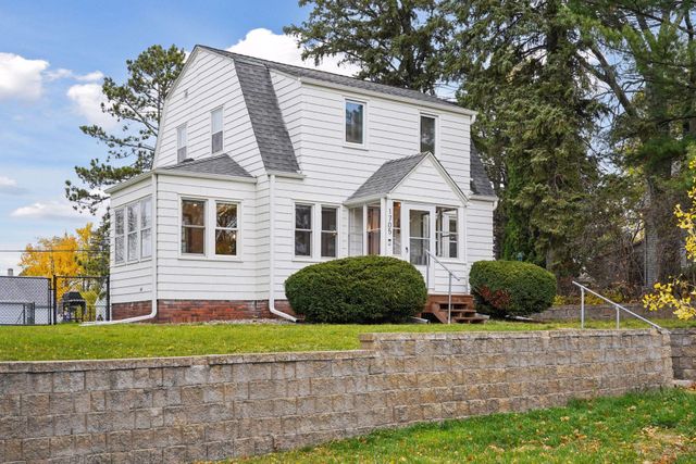 1705 Ivy Avenue E, Saint Paul, MN 55106