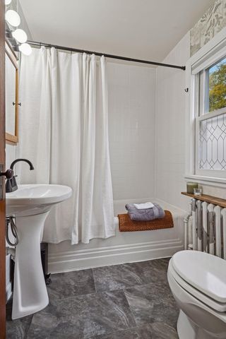 1705 Ivy Avenue E, Saint Paul, MN 55106