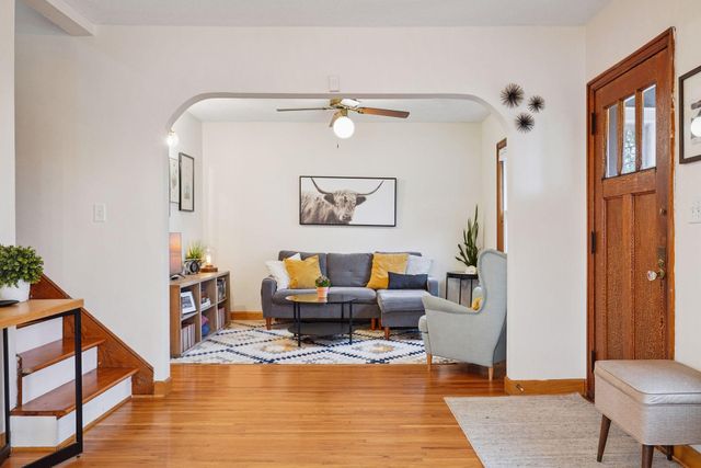 1705 Ivy Avenue E, Saint Paul, MN 55106