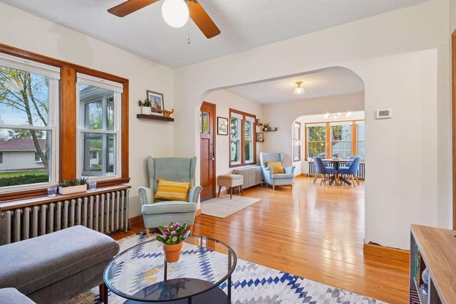 1705 Ivy Avenue E, Saint Paul, MN 55106