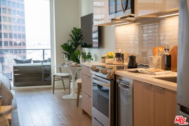 11750 Wilshire Boulevard 1409, Los Angeles, CA 90025