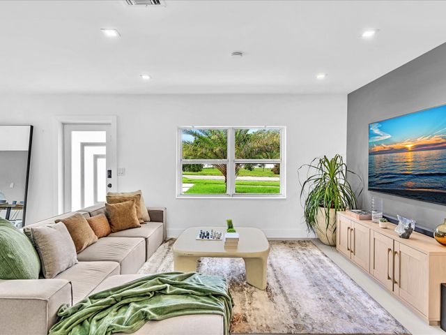 209 NE 27th Drive, Wilton Manors, FL 33334