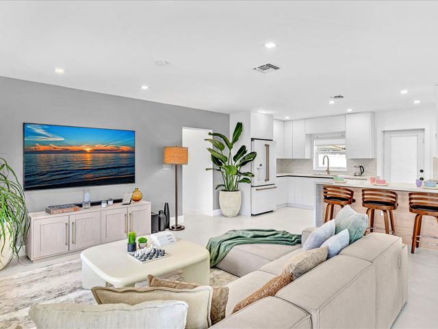 209 NE 27th Drive, Wilton Manors, FL 33334