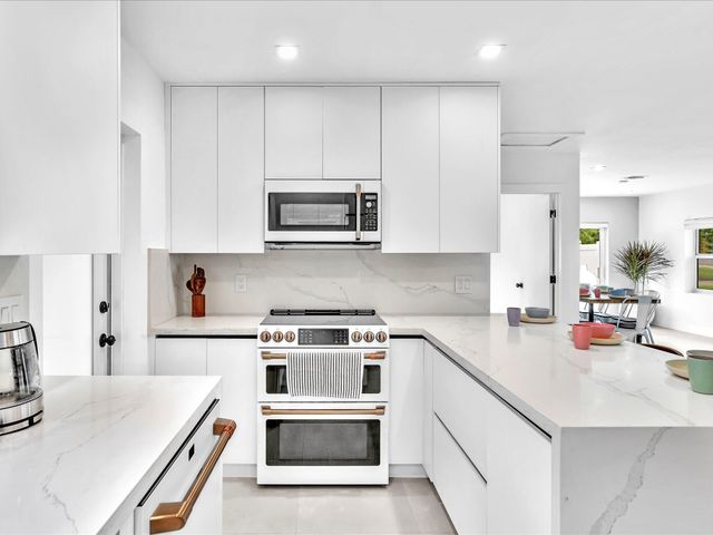 209 NE 27th Drive, Wilton Manors, FL 33334