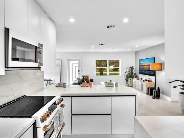 209 NE 27th Drive, Wilton Manors, FL 33334