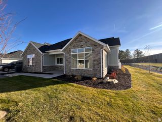 9584 S EMBER GLOW CT #D, South Jordan, UT 84095