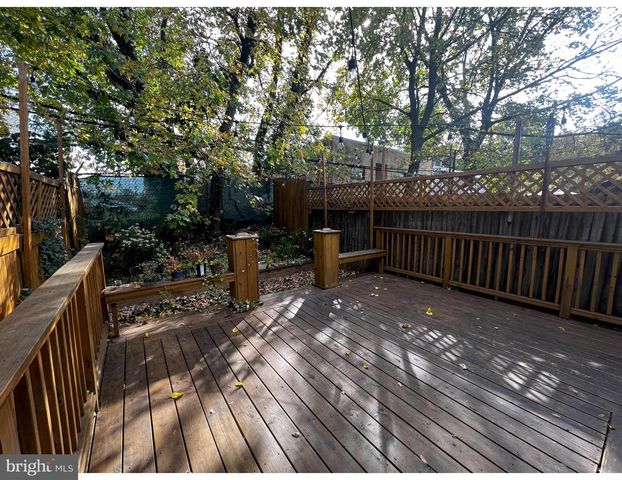 248 E QUEEN LN, Philadelphia, PA 19144