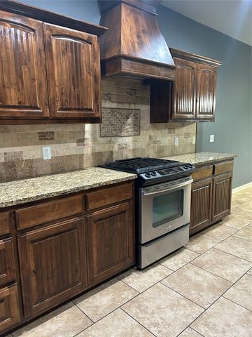 9402 N 95th East East Place, Owasso, OK 74055