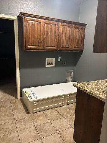 9402 N 95th East East Place, Owasso, OK 74055