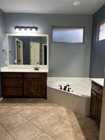 9402 N 95th East East Place, Owasso, OK 74055