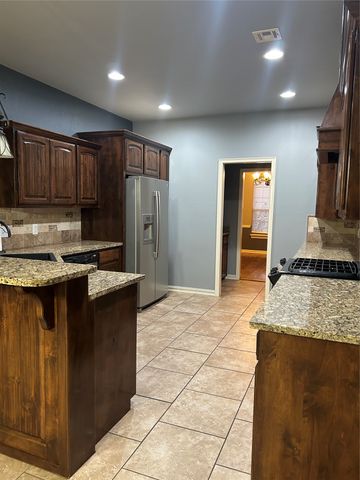 9402 N 95th East East Place, Owasso, OK 74055