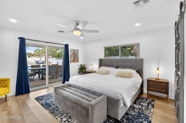 7222 W JOHN CABOT Road, Glendale, AZ 85308