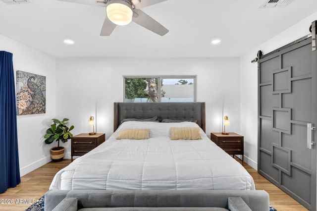 7222 W JOHN CABOT Road, Glendale, AZ 85308