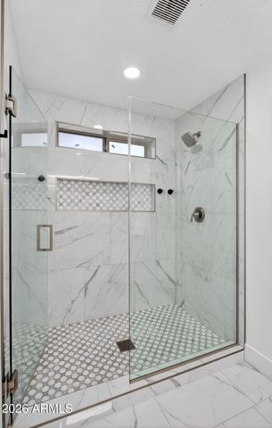 7222 W JOHN CABOT Road, Glendale, AZ 85308