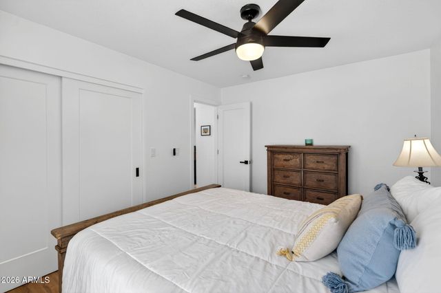7222 W JOHN CABOT Road, Glendale, AZ 85308