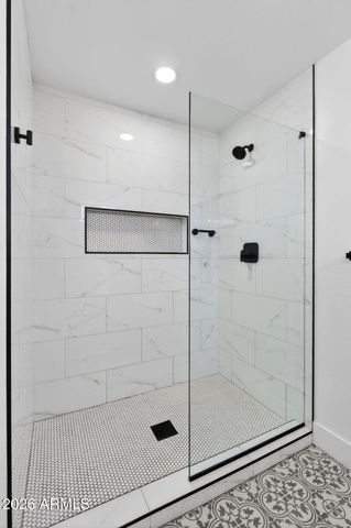 7222 W JOHN CABOT Road, Glendale, AZ 85308