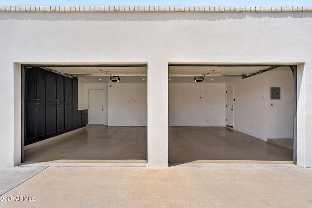 7222 W JOHN CABOT Road, Glendale, AZ 85308