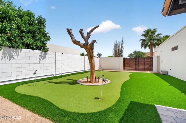 7222 W JOHN CABOT Road, Glendale, AZ 85308