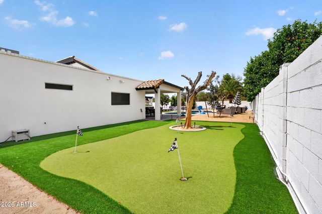 7222 W JOHN CABOT Road, Glendale, AZ 85308