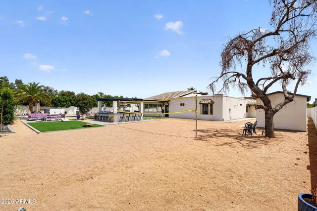 7222 W JOHN CABOT Road, Glendale, AZ 85308