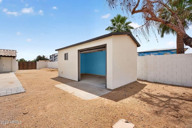 7222 W JOHN CABOT Road, Glendale, AZ 85308