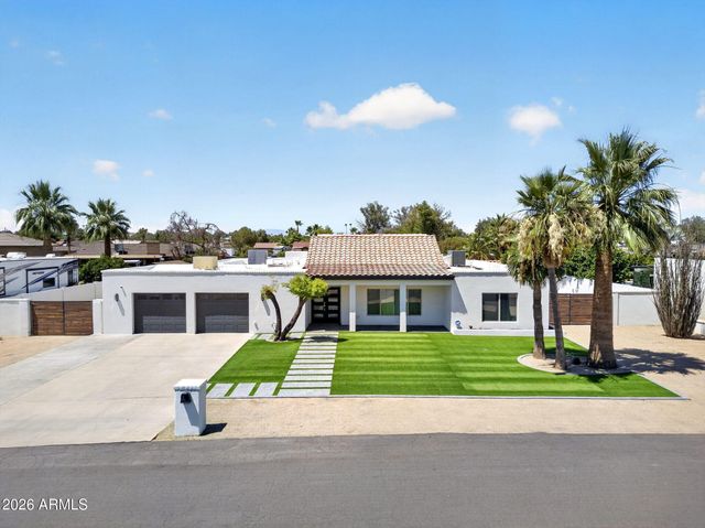 7222 W JOHN CABOT Road, Glendale, AZ 85308