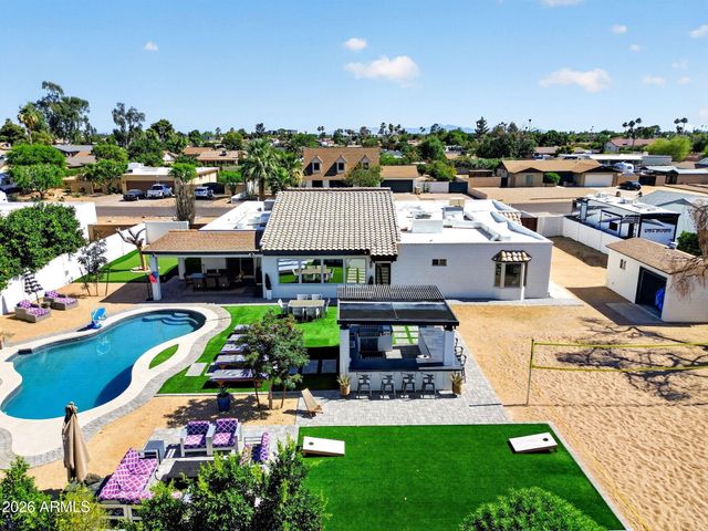 7222 W JOHN CABOT Road, Glendale, AZ 85308