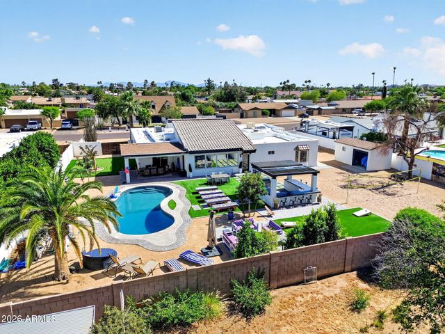 7222 W JOHN CABOT Road, Glendale, AZ 85308