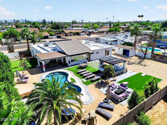 7222 W JOHN CABOT Road, Glendale, AZ 85308