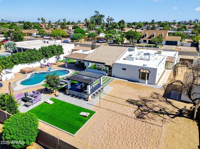 7222 W JOHN CABOT Road, Glendale, AZ 85308