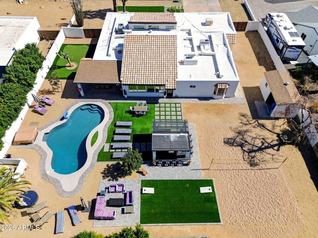 7222 W JOHN CABOT Road, Glendale, AZ 85308