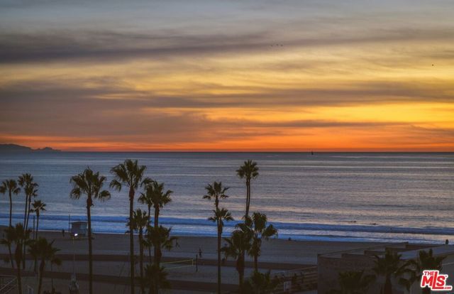 937 5th Street 8, Santa Monica, CA 90403