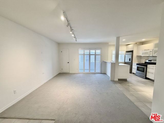 937 5th Street 8, Santa Monica, CA 90403