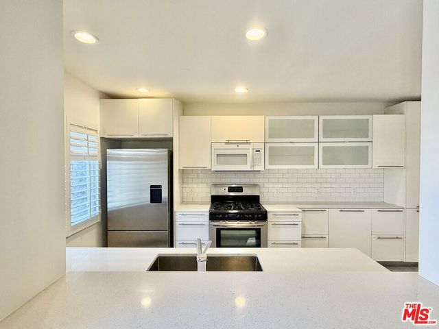 937 5th Street 8, Santa Monica, CA 90403