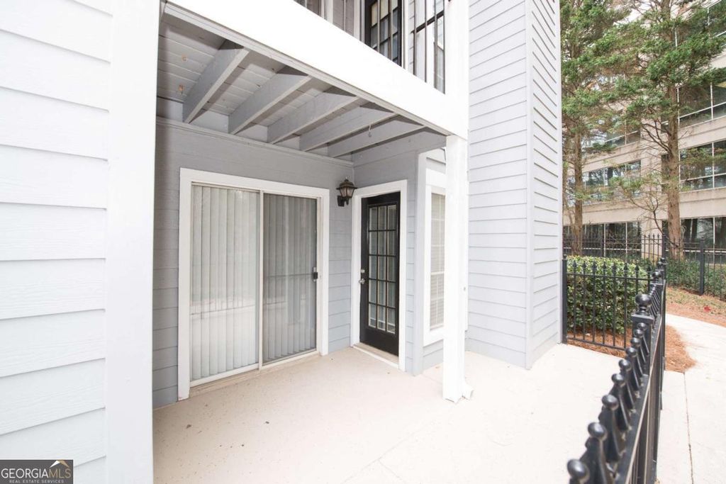 125 Granville Court, Atlanta, GA 30328