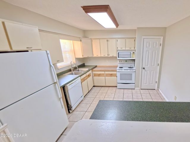 596 15th Street, Holly Hill, FL 32117