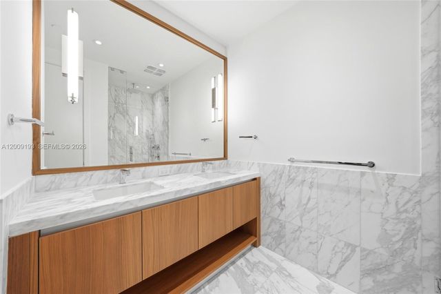 175 SE 25th Rd 1403, Miami, FL 33129