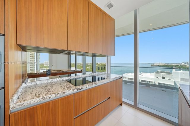 175 SE 25th Rd 1403, Miami, FL 33129