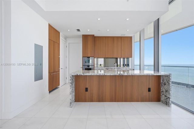 175 SE 25th Rd 1403, Miami, FL 33129