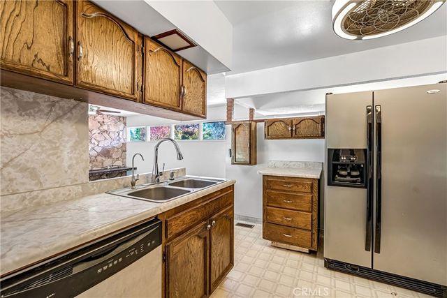 5694 N Winchester, Fresno, CA 93704