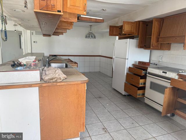 7862 BODKIN VIEW DR, Pasadena, MD 21122