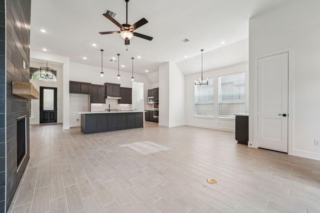 26304 W Outrider Banks, Montgomery, TX 77316