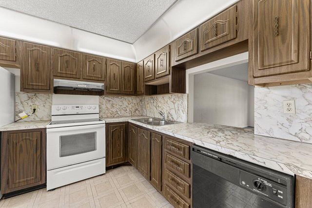 713 Nantucket Circle B, Lake Worth, FL 33467