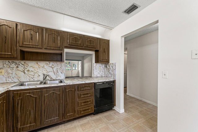 713 Nantucket Circle B, Lake Worth, FL 33467