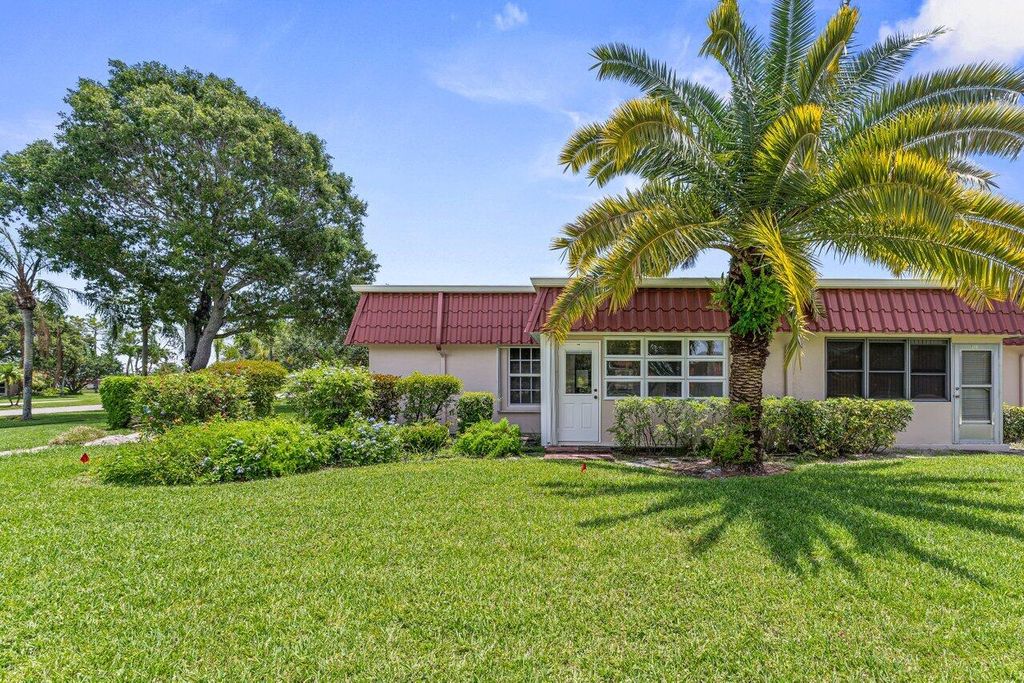 713 Nantucket Circle B, Lake Worth, FL 33467
