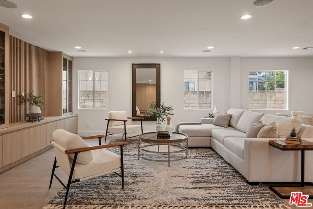 17011 Gledhill Street, Northridge, CA 91325